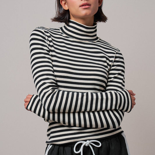 Contrast Seam Turtleneck Knit Top