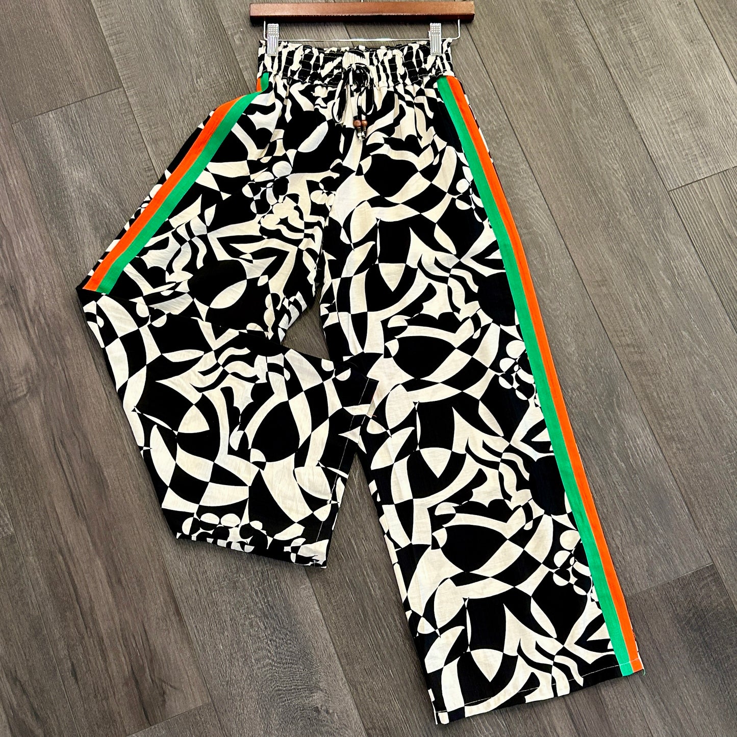 Graphic print side stripe pants