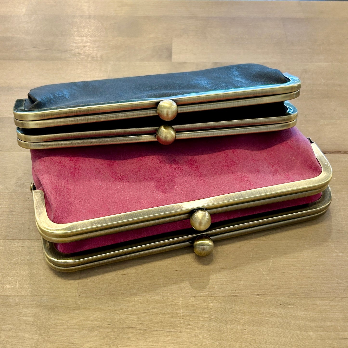 Kiss Lock Clutch
