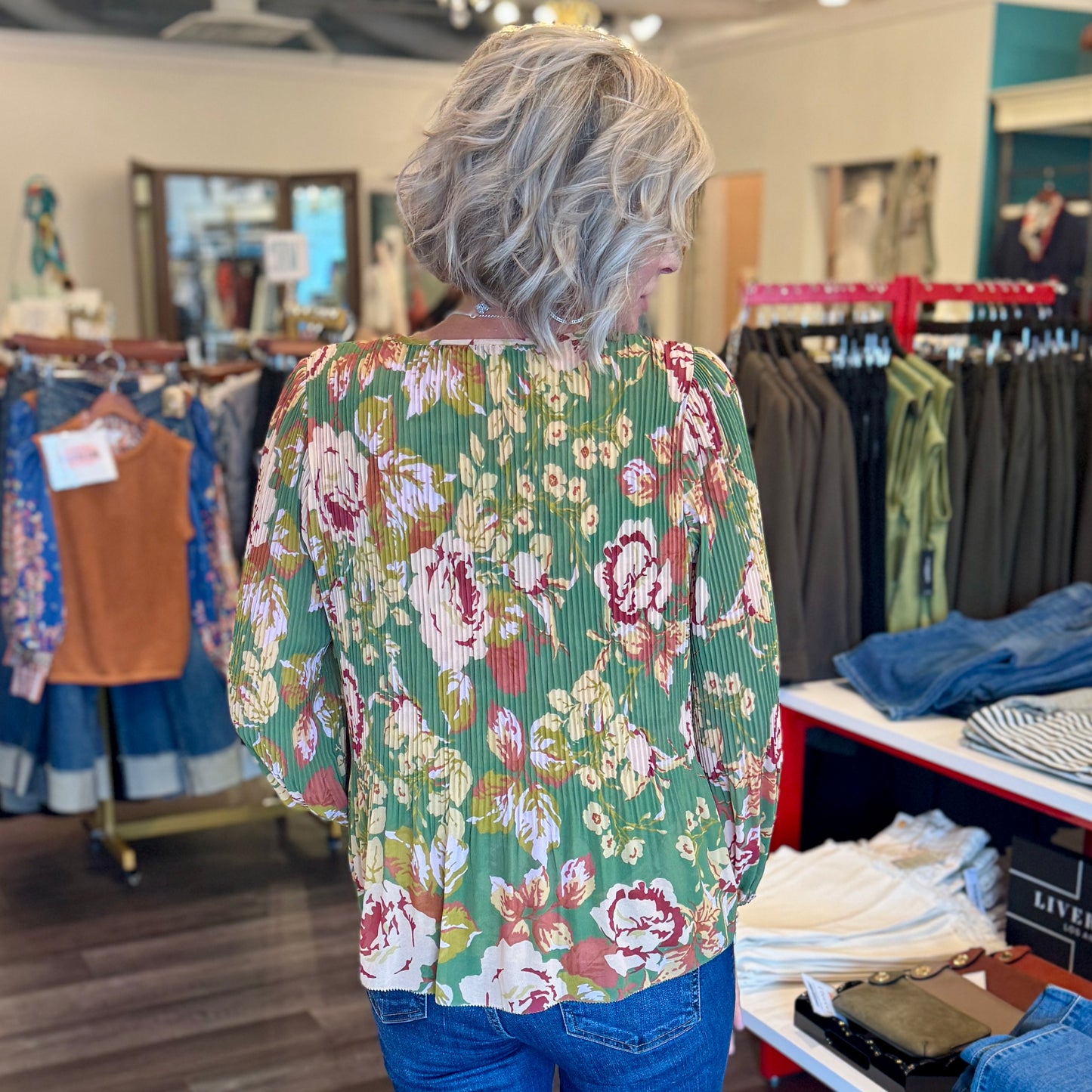 Long Sleeve V-Neck Pleated Top