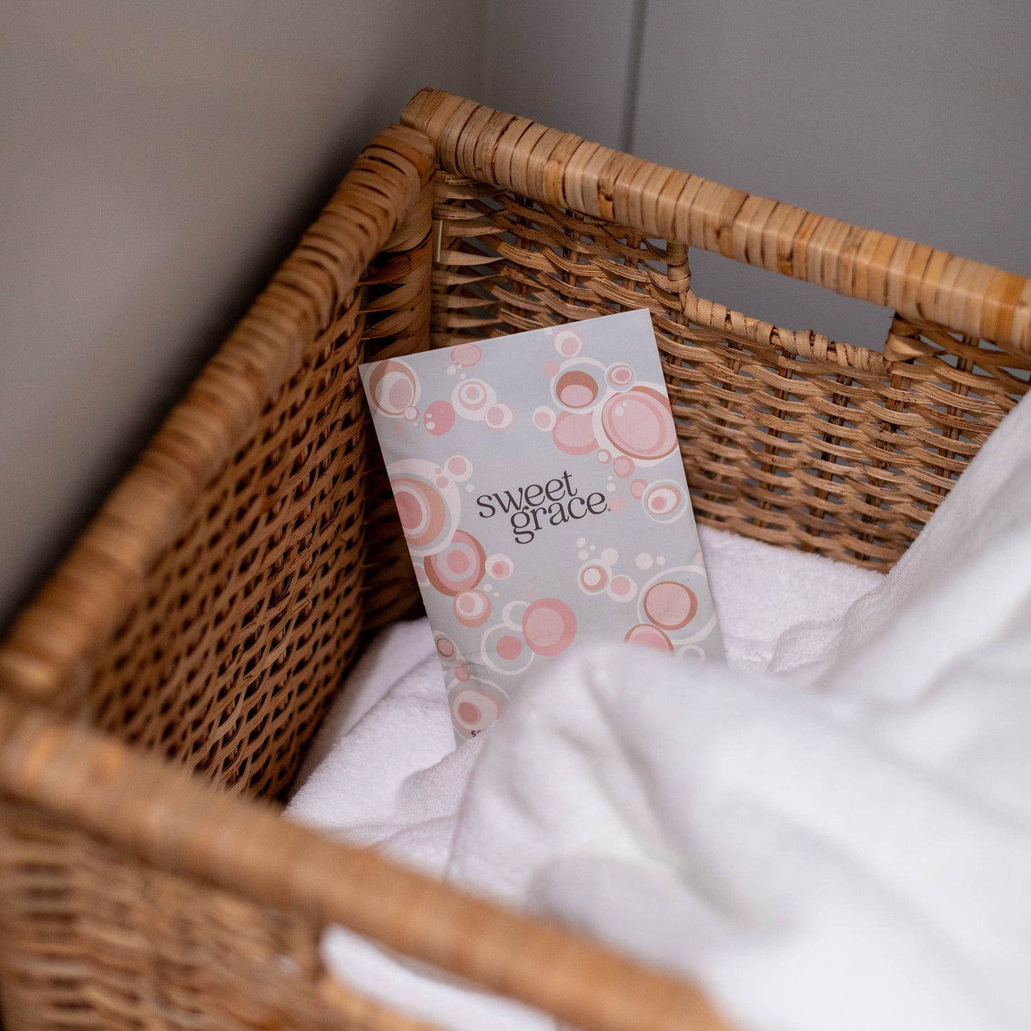 Sweet Grace Modern Bubble Sachet