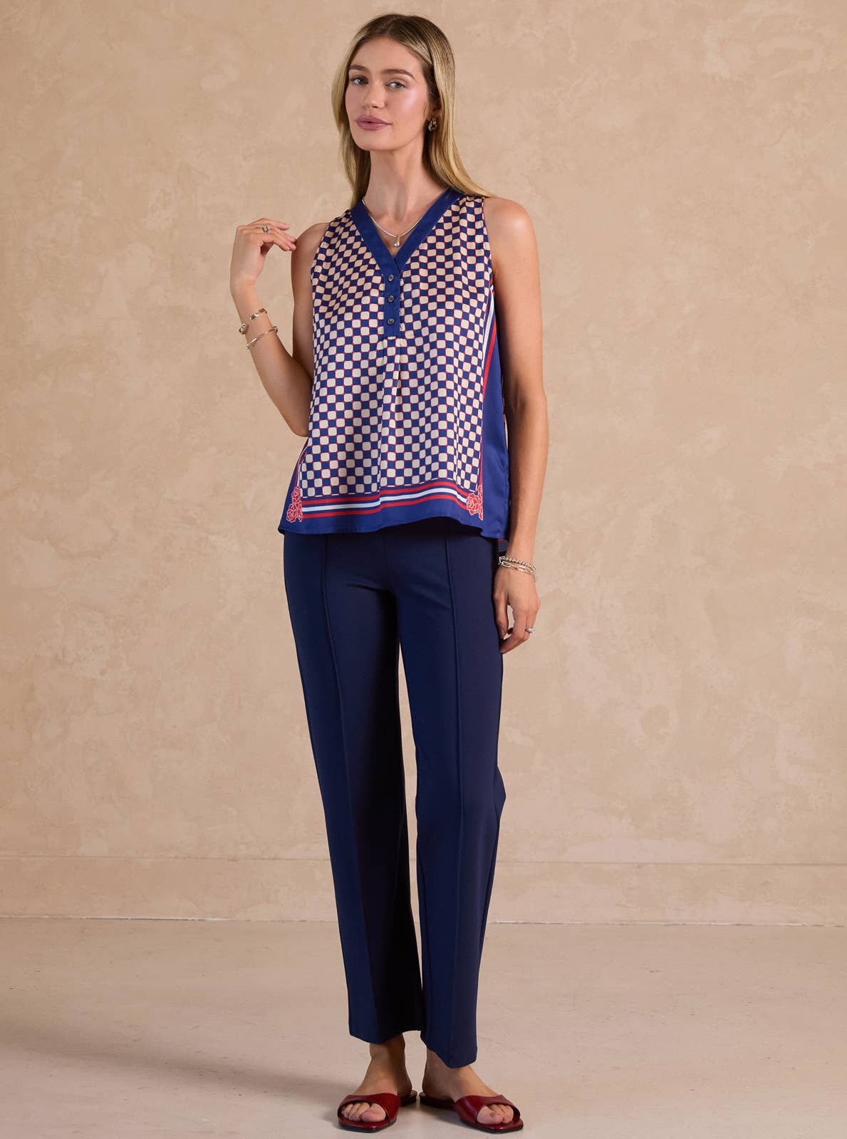 Checkerboard Printed V-neck Sleeveless Top