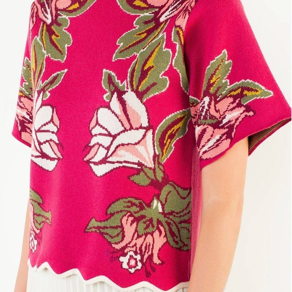 Short Sleeve Sweater With Scallop Hem