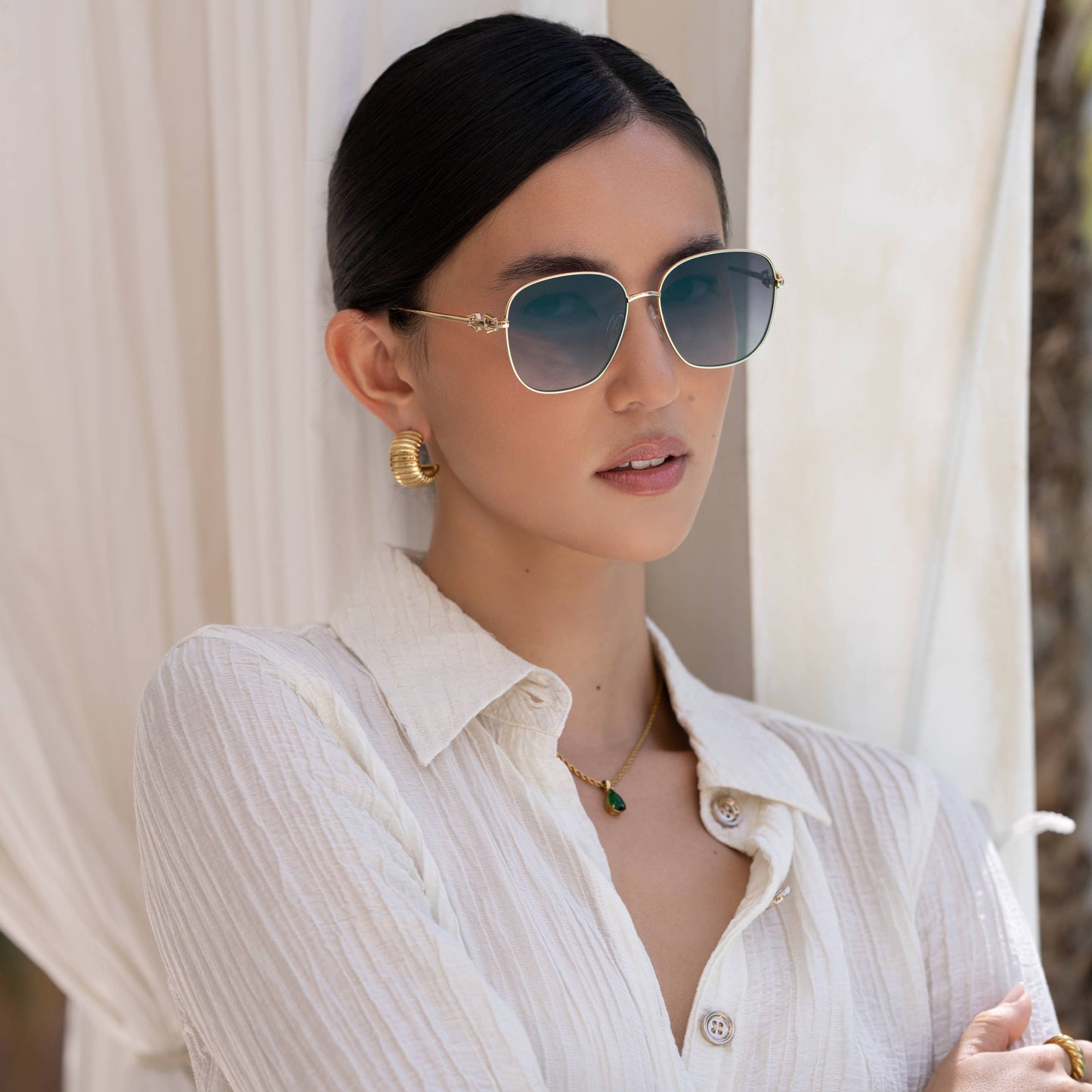 Lea Womens Round Sunglasses  : Gold / Gradient Gray