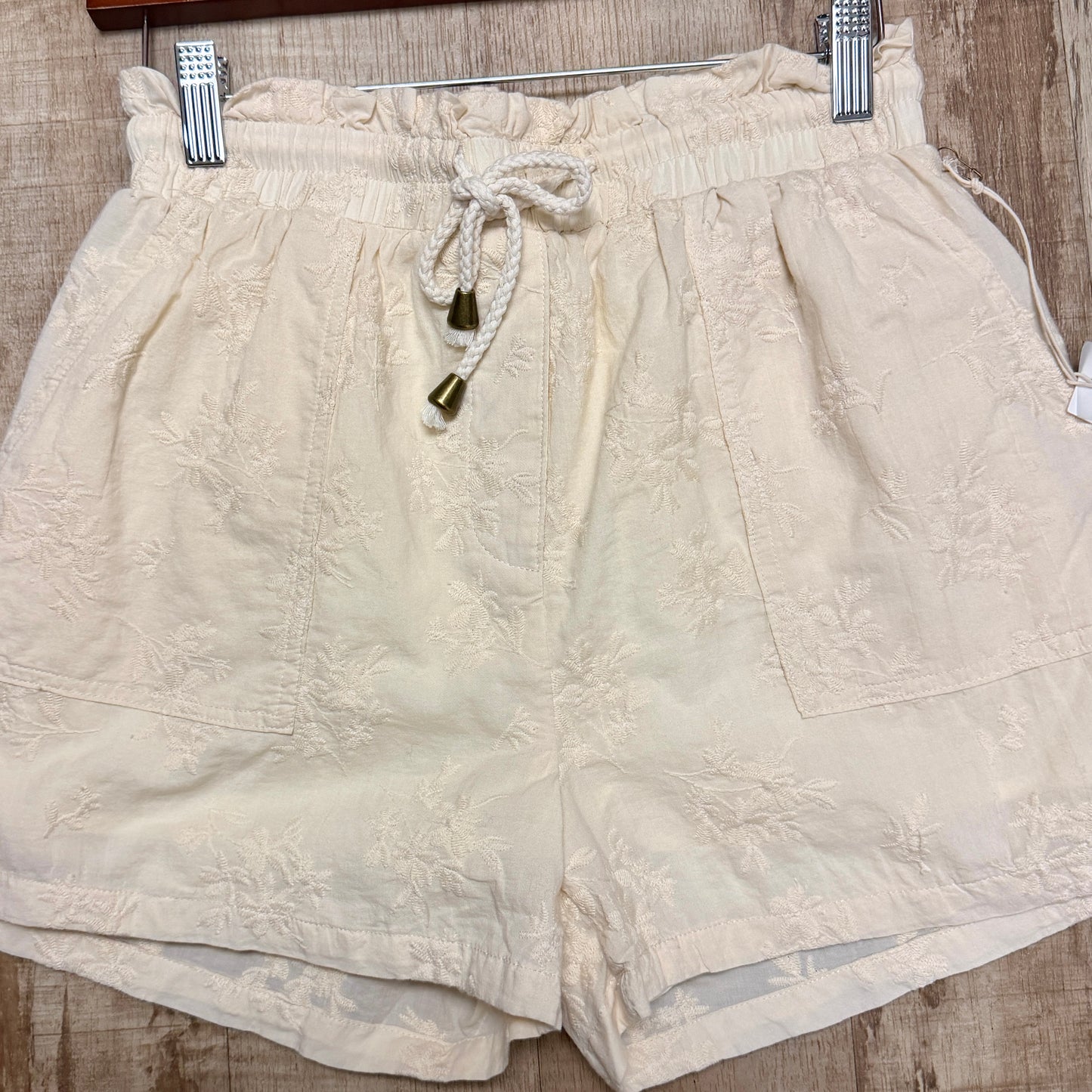 Audra Embroidered Short-Ivory