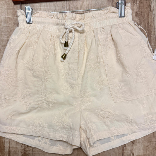 Audra Embroidered Short-Ivory