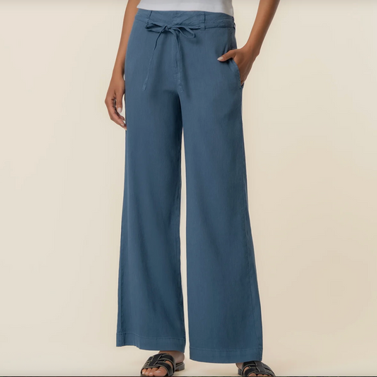 Kut from the Kloth Meg Linen Wide Leg Pant with Seam Detail