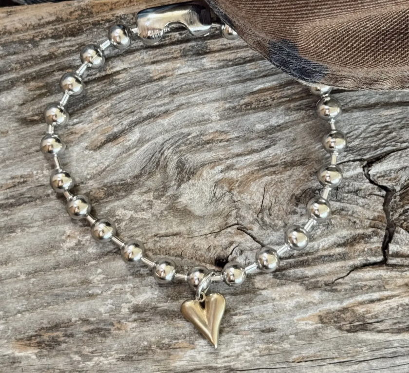 Small bead bracelet - gold heart charm