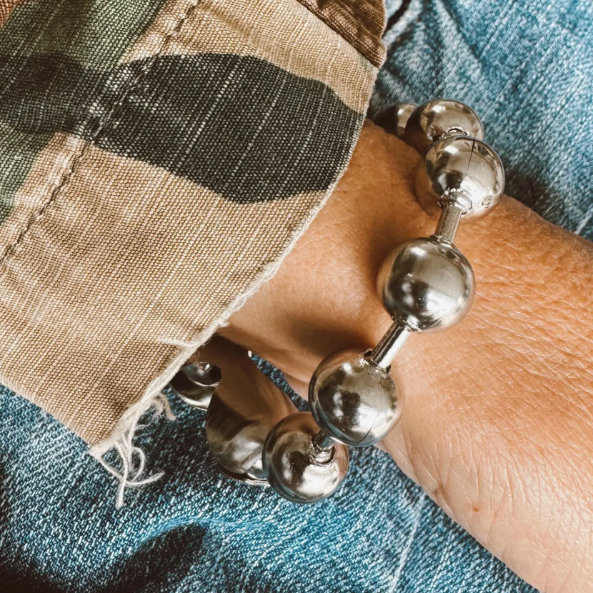 Extra large bead bracelet