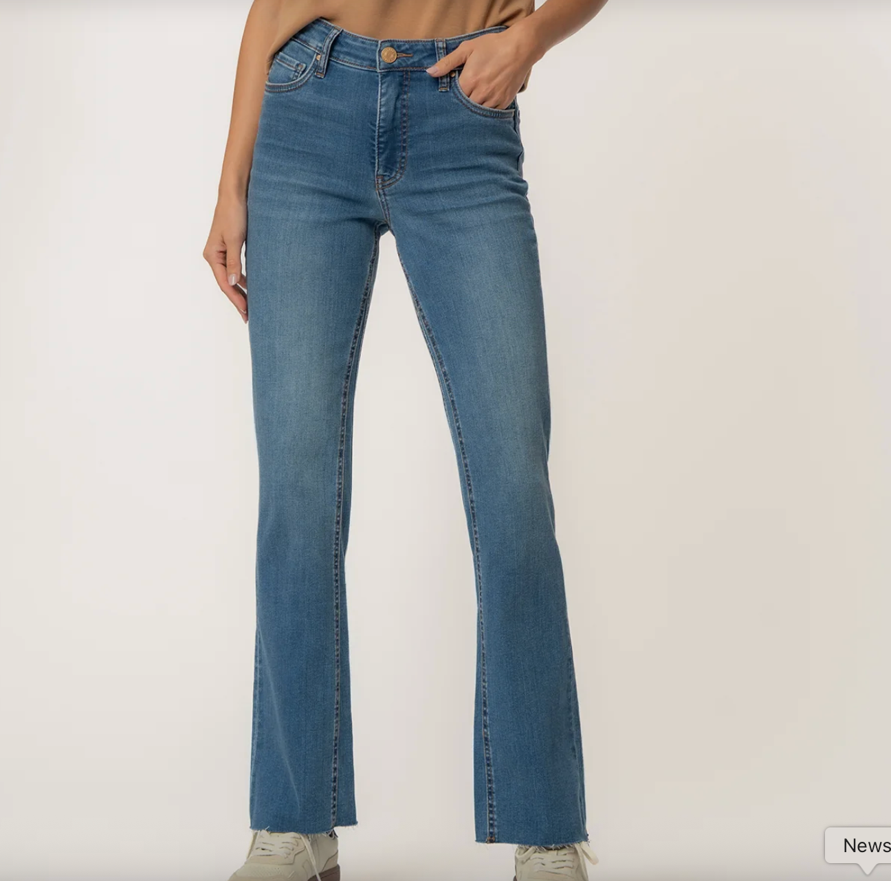 Kelly High Rise Flare in Senses Wash