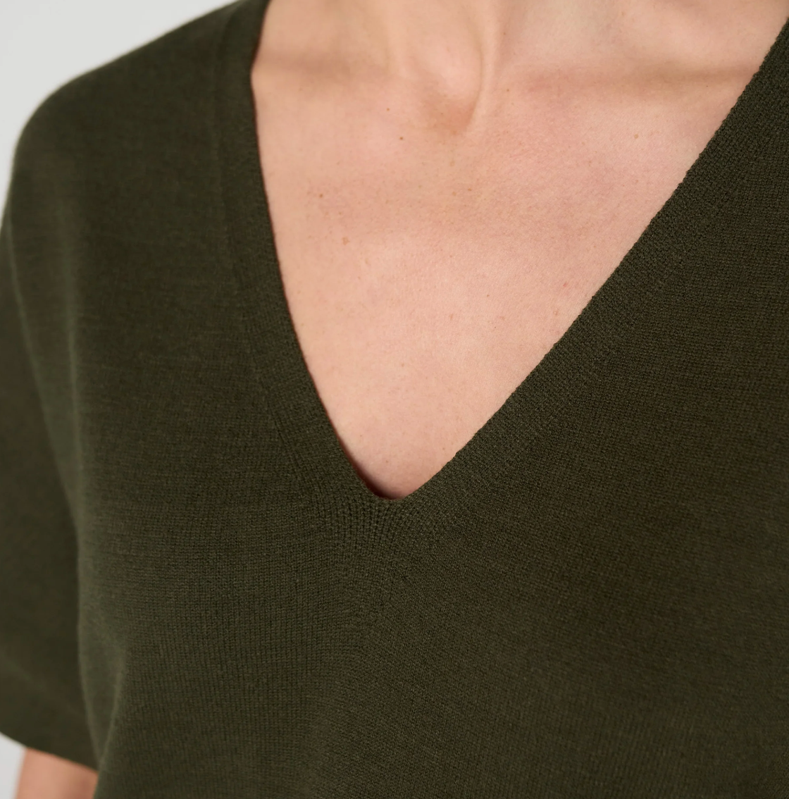 Short Sleeve V-Neck Dolman Popover Sweater W/ Step Hem