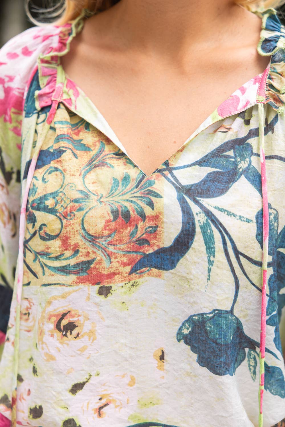 Tassel Front and Fringe Wide Sleeve Floral Top: Green